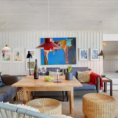 2 Bedroom Cozy In Ferienhaus Knebel