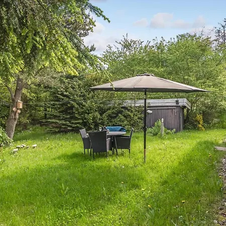 2 Bedroom Cozy In Ferienhaus Knebel