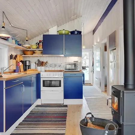 2 Bedroom Cozy In
