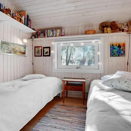 2 Bedroom Cozy In Ferienhaus Knebel