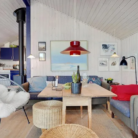 2 Bedroom Cozy In Knebel